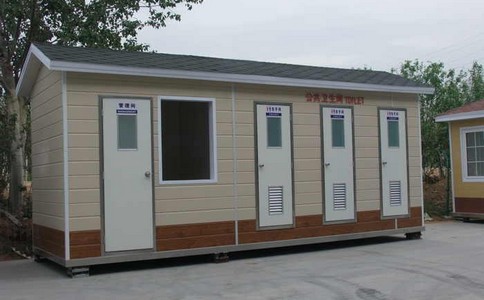 堅固耐用的移動廁所適適合那些地方(圖1) 堅固耐用的移動廁所適適合那些地方(圖1)